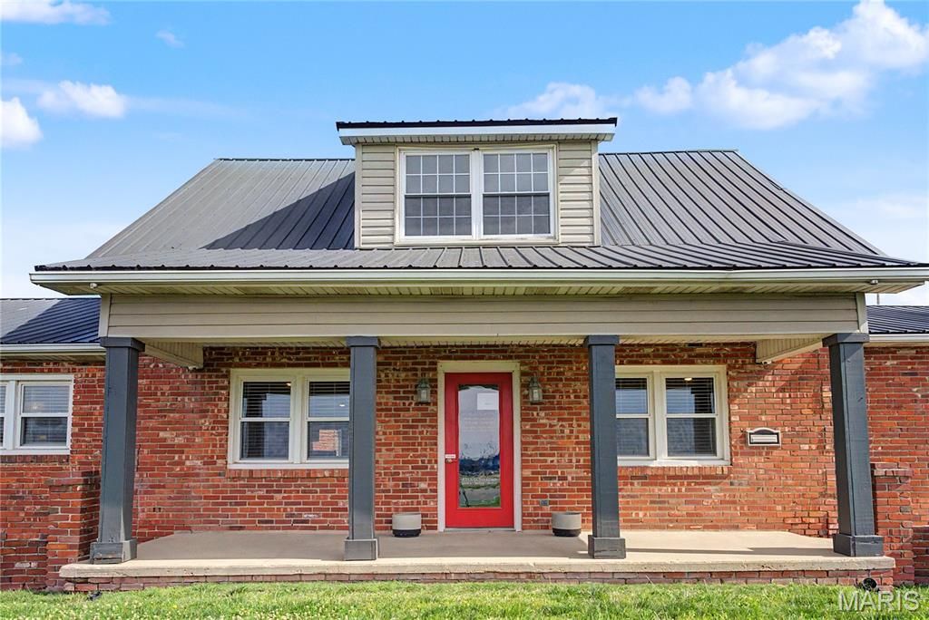 Photo of 2102 N Outer Road, Dexter, MO 63841 (MLS # 26027295)