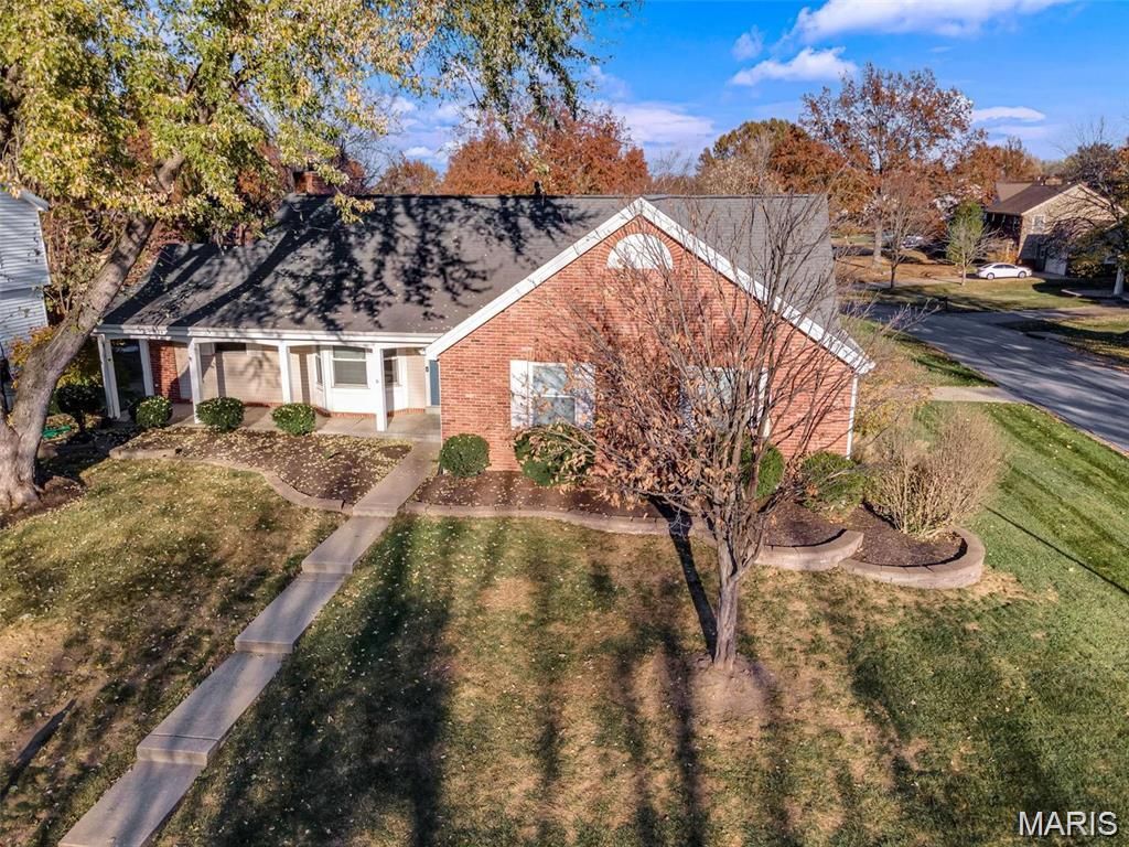 Photo of 33 Carriage Way W, St Peters, MO 63376 (MLS # 26003426)
