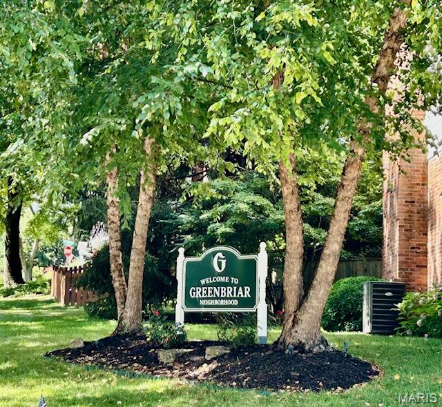 150 W Glenwood Lane