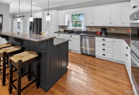 Tiny photo for 1719 Delaware Place, Cape Girardeau, MO 63701 (MLS # 26028412)