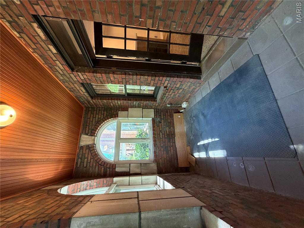 7261 Delmar Blvd Condo - Residential Lease