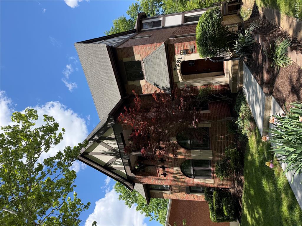 7261 Delmar Blvd Condo - Residential Lease