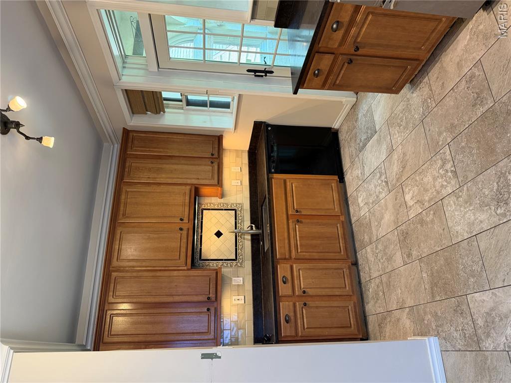 7261 Delmar Blvd Condo - Residential Lease
