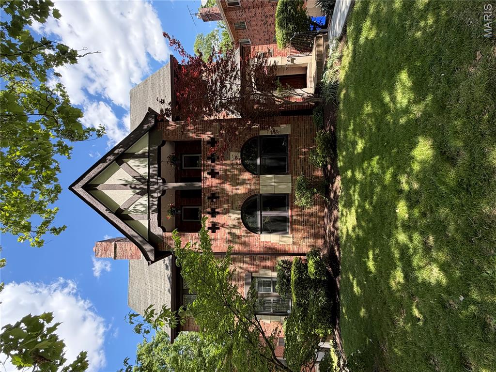 7261 Delmar Blvd Condo - Residential Lease