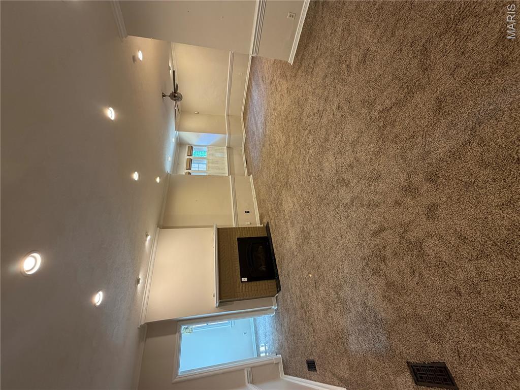 7261 Delmar Blvd Condo - Residential Lease