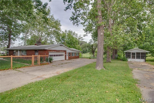 427 RUTH AVE, COTTAGE HILLS, IL 62018 - Image 8f12a5c8d160f5f736138123371c0c2a/544887821