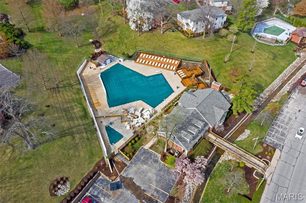 Brentwood Forest Condo Ph Six - Residential