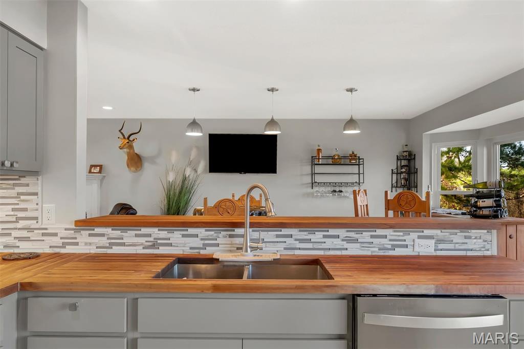 Camelot Gardens 01 - Residential