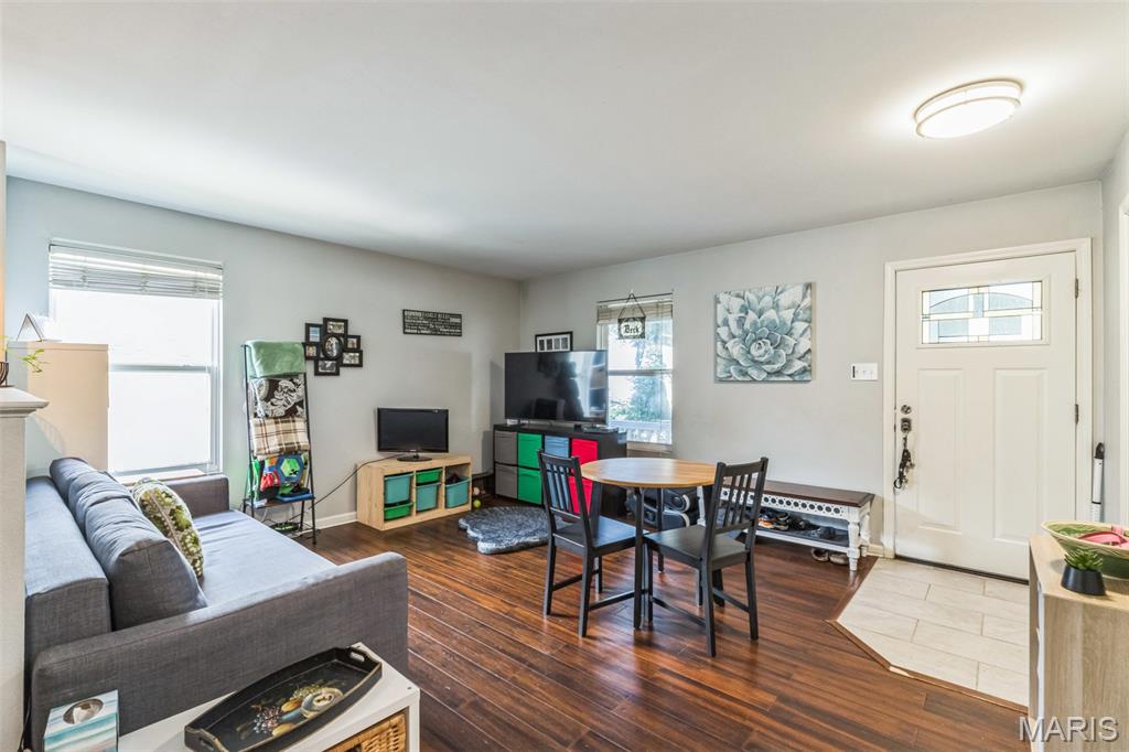 1294 Oakholt Court