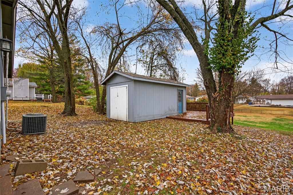 Photo of 2405 Buttonwood Court, Florissant, MO 63031 (MLS # 25079258)