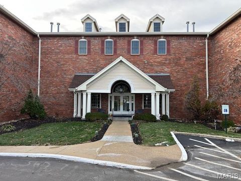 Tiny photo for 567 Sarah Lane #301, Creve Coeur, MO 63141 (MLS # 25077594)