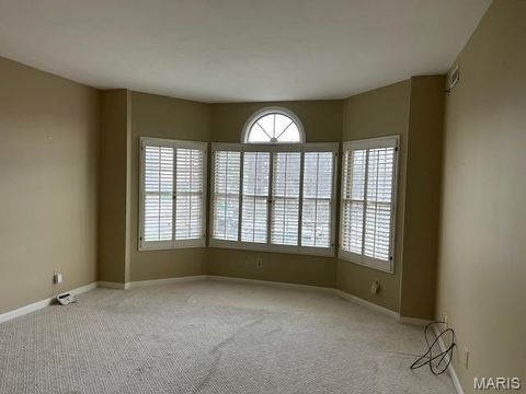 Tiny photo for 567 Sarah Lane #301, Creve Coeur, MO 63141 (MLS # 25077594)