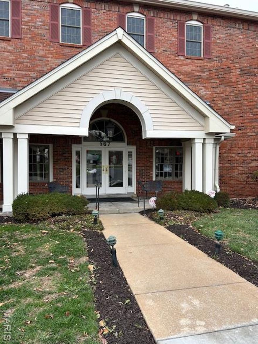 AWESOME CONDO - SECURE BUILDING-CENTRAL LOCATION-GARAGE PARKING WITH OPENER
Welcome to 567 Sarah Lane unit #301!! Located in the HEART of Creve Coeur by the Creve Coeur Golf Course, this very centrally located condo is empty and can close any time.  This is known as a secure building, with a security vestibule where mail and packages can be delivered.  The "house phone" can be used to call the unit intended and get "Buzzed" up.  The elevator goes from the garage to the 3rd floor making it easy to get your groceries in.  This third floor unit had real Hardwood installed, features coffered ceilings, some recessed lighting, front view, great natural light, rarely used appliances (all as seen to stay) and a washer and dryer.  The primary bathroom has a step in tub, separate shower, walk in closet, as well as a separate commode with a door.  This 3rd floor (top floor) unit has high ceilings but yet is warm and inviting.  The convenience of having a trash Shute down the hall and having recycle bins in the garage makes it so you don't have to go out in the rain or cold to empty the trash or recycle.  Each floor has a large storage area and each unit has its own locked (large) storage closet.  Ours has shelves and a cedar closet.  Agent is related to seller  UNIT TO BE SOLD "AS-IS" - SELLER TO MAKE NO REPAIRS AND MAKES NO GUARANTEES OR WARRANTY