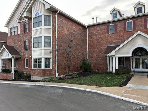 Tiny photo for 567 Sarah Lane #301, Creve Coeur, MO 63141 (MLS # 25077594)