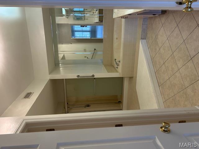 Villas At Golfview Condo The - Residential