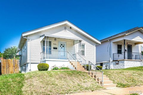 Tiny photo for 4425 Bingham Avenue, St Louis, MO 63116 (MLS # 26026126)