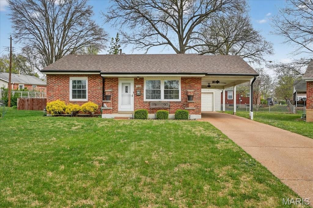 Photo of 7313 Yates Street, St Louis, MO 63116 (MLS # 25080695)