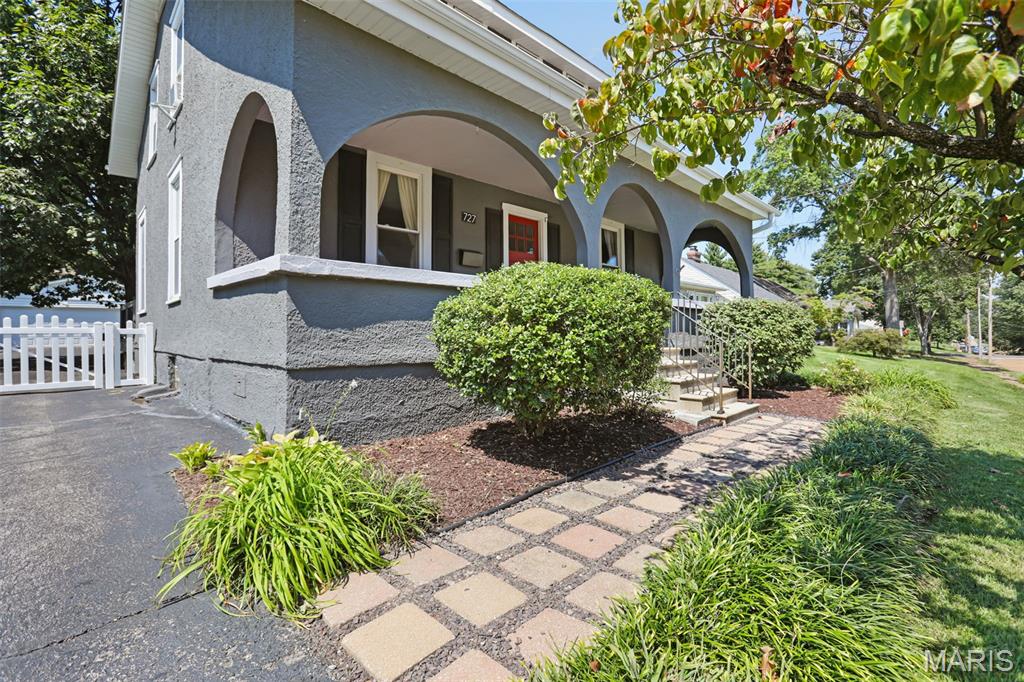727 Evans Avenue