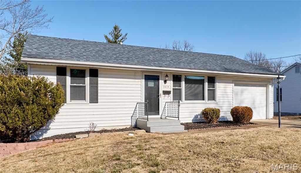 Photo of 309 E Pitman Street, OFallon, MO 63366 (MLS # 26004207)