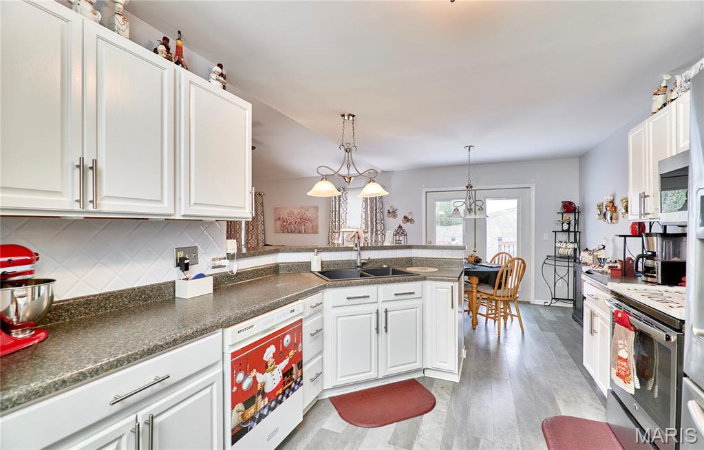 Villas/Windcrest 03 - Residential