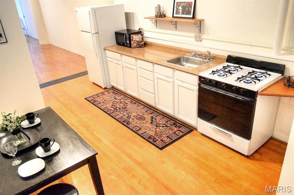 King Bee Lofts - Residential Lease