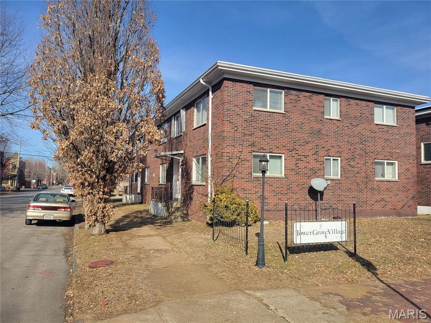 8 units in Hot Tower Grove East neighborhood, private one beds with central AC and heat. Close to south Grand entertainment area, with great bars and restaurants, walk to Tower Grove Park, don't forget the farmer's market and easy access to major street and highways.