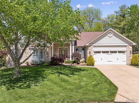 Photo of 211 Cobblefield Court, Ballwin, MO 63011 (MLS # 26023118)