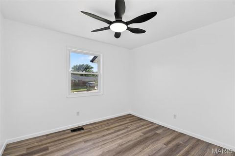 Tiny photo for 3036 Cherokee Lane, St Charles, MO 63301 (MLS # 26031395)