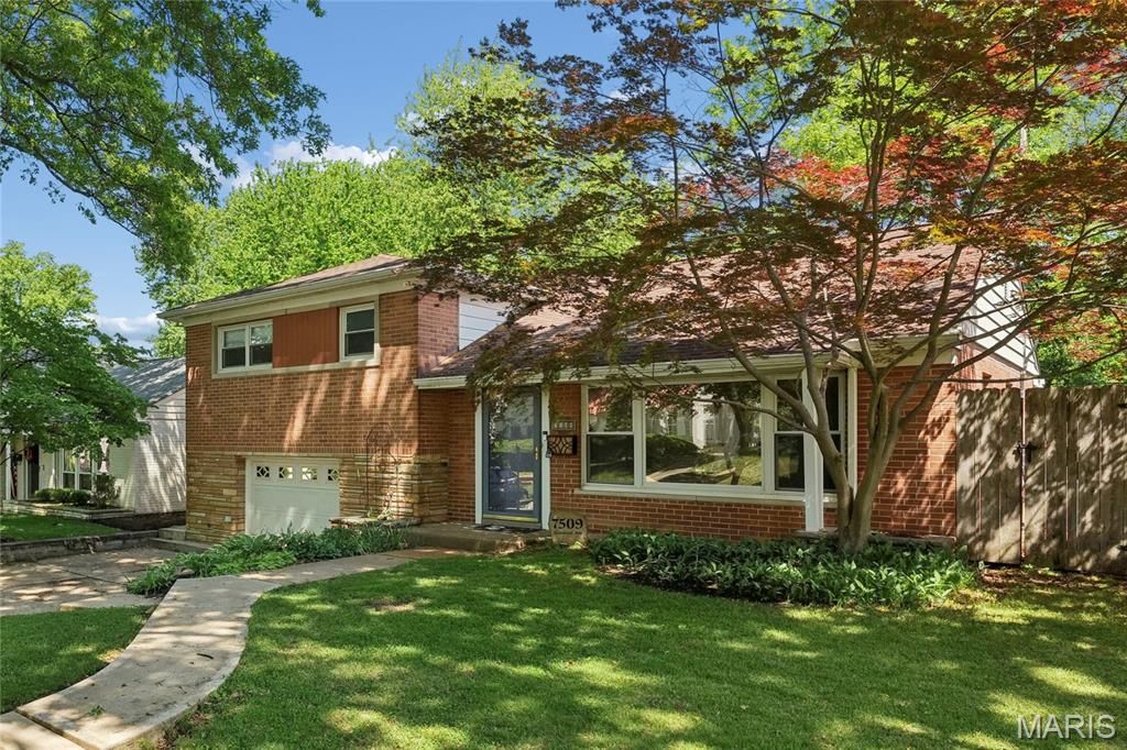 Photo of 7509 Gannon Avenue, University City, MO 63130 (MLS # 26018216)