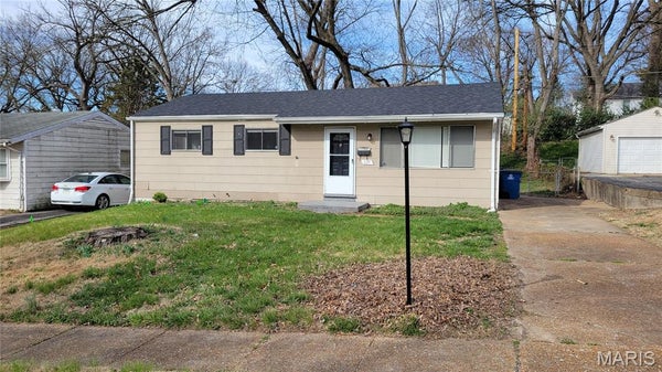 227 MEADOWCREST DR, FERGUSON, MO 63135 - Image 8fa67bc567b100b01e68374ad261cd43/2192967794