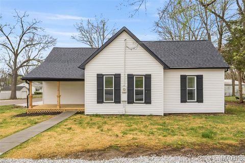 Photo of 1020 W Cherry Street, Troy, MO 63379 (MLS # 26027737)