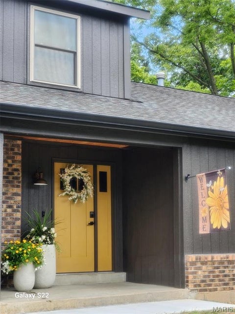 Photo of 32 Country Lane Court, St Charles, MO 63304 (MLS # 26059968)