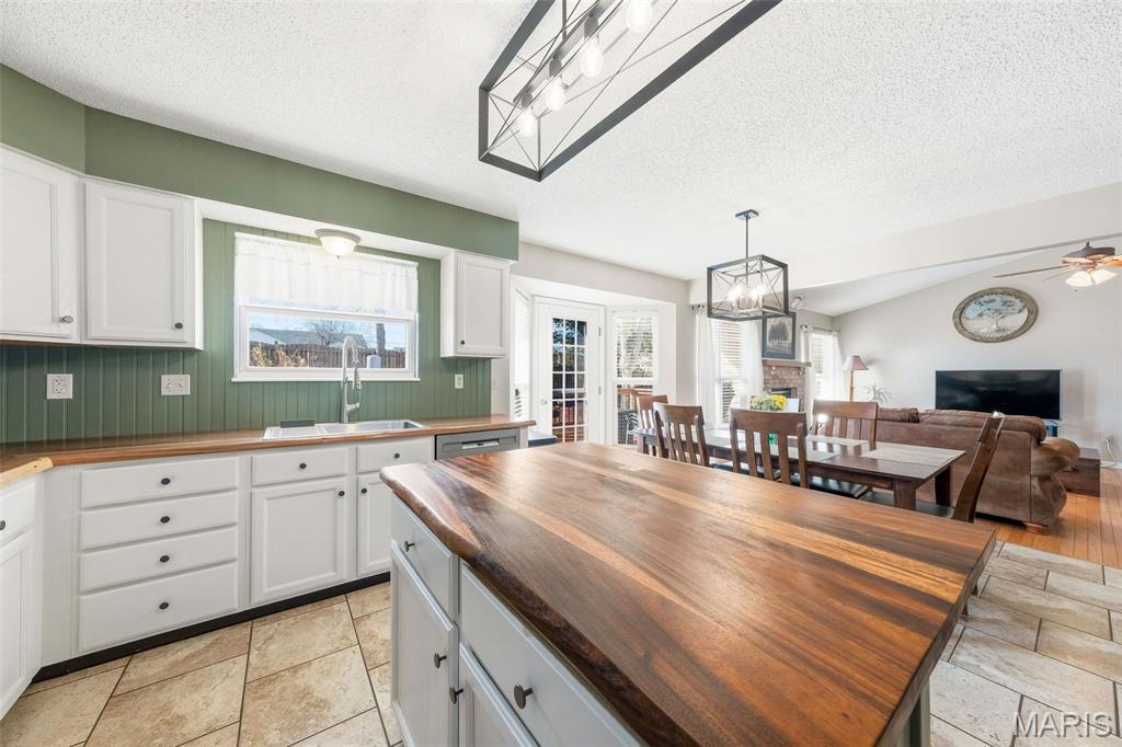 Country Crossing Manor #2 - Residential