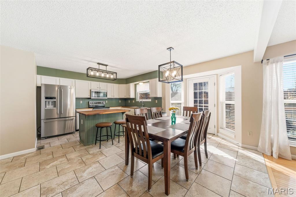 Country Crossing Manor #2 - Residential