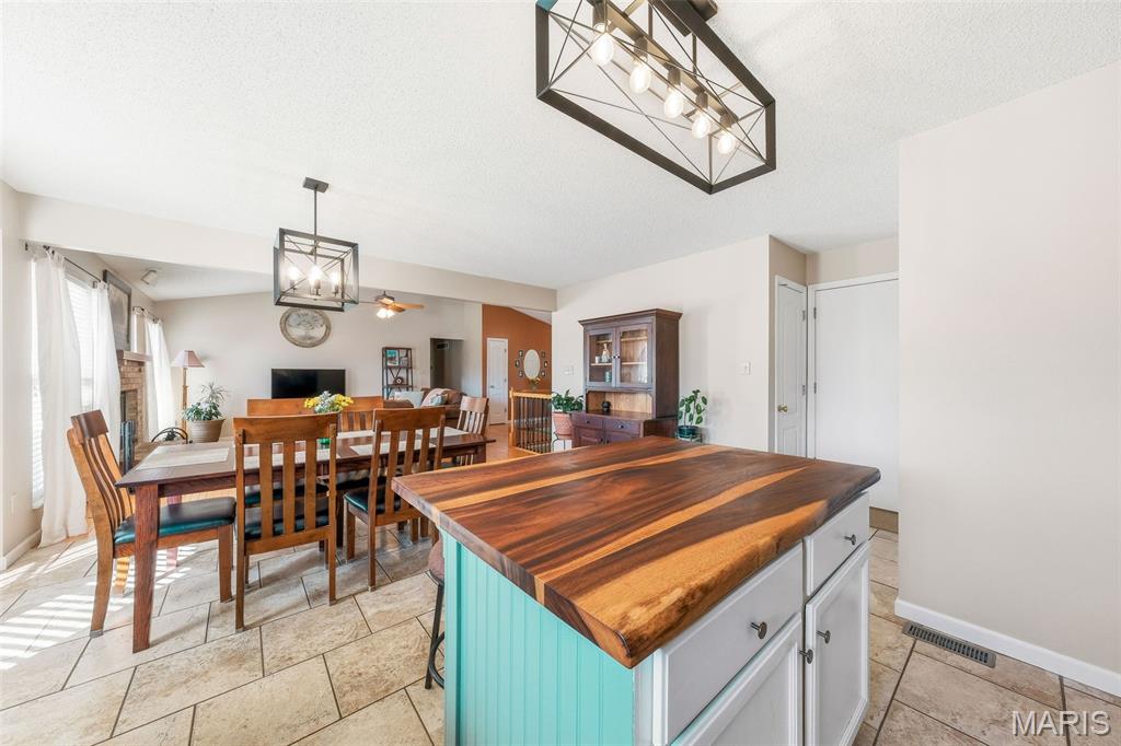 Country Crossing Manor #2 - Residential