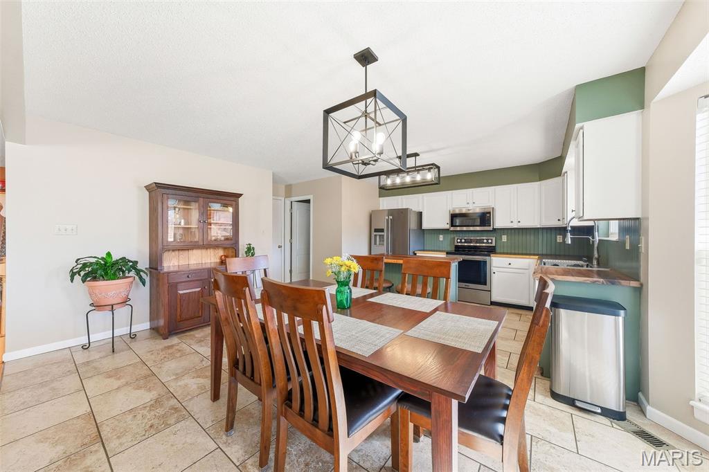 Country Crossing Manor #2 - Residential