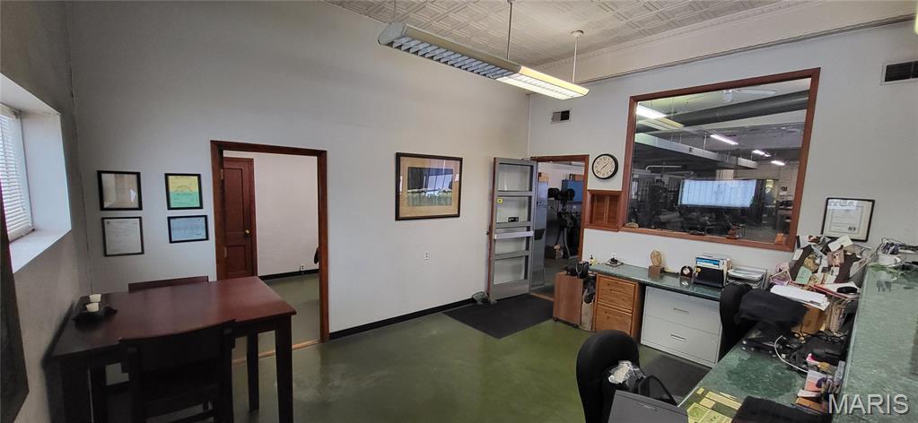 Hortons Add - Commercial Sale