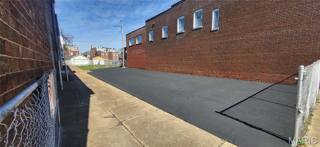 Hortons Add - Commercial Sale