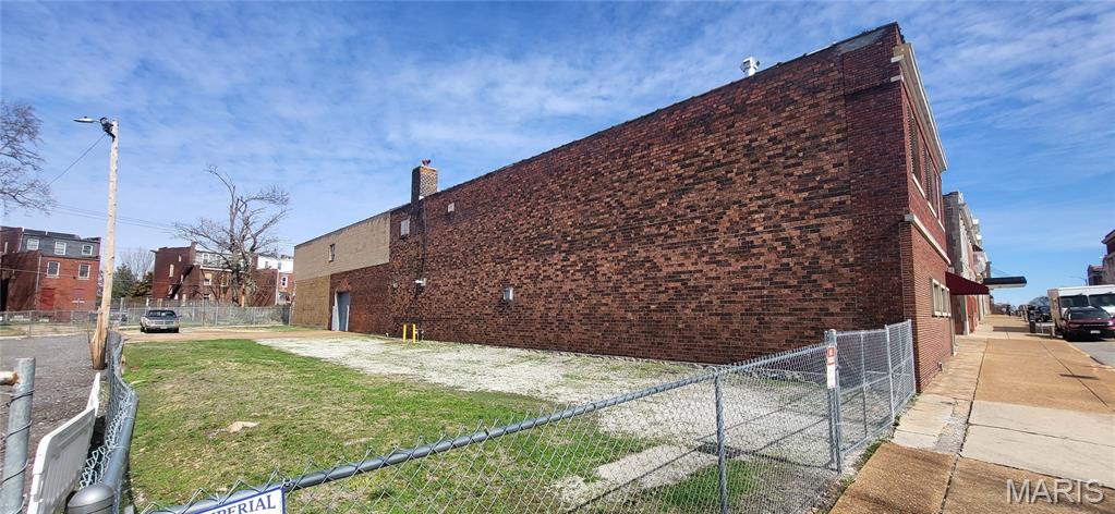 Hortons Add - Commercial Sale