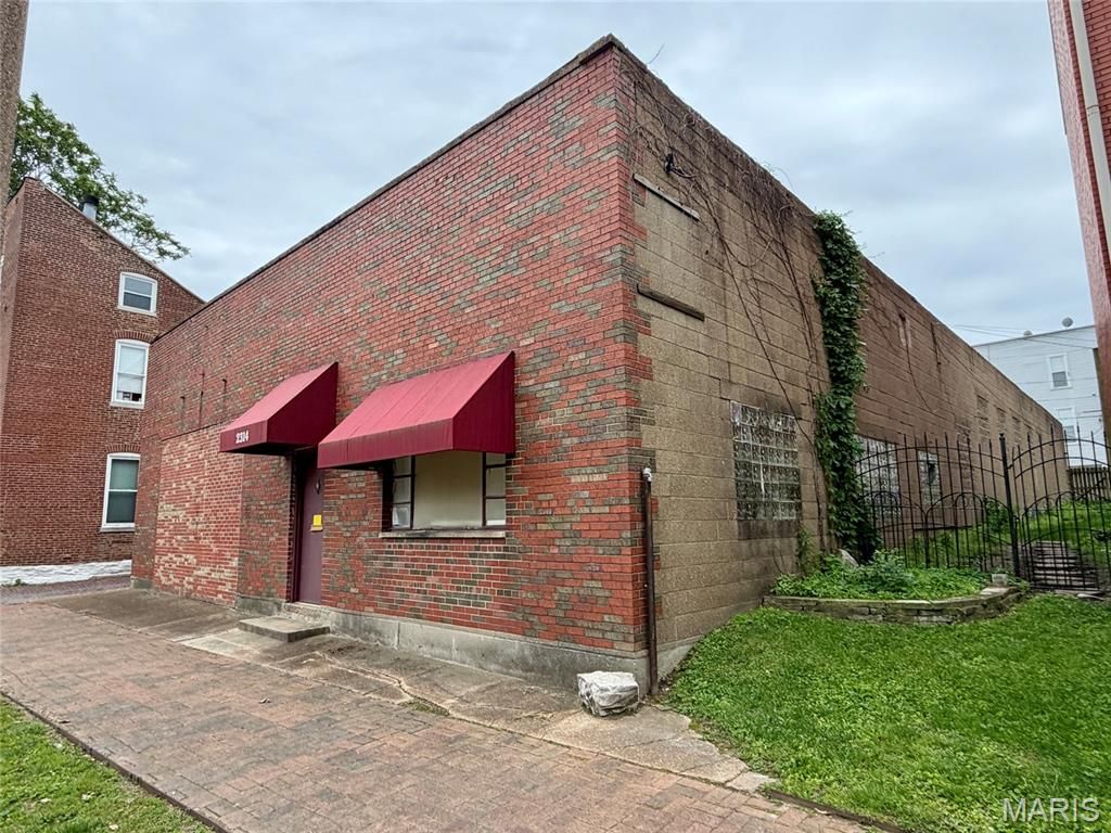 Photo of 2314 Hickory Street, St Louis, MO 63104 (MLS # 26028694)