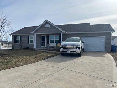 83 Swaying Pine Lane Winfield MO 63389