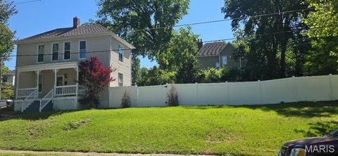 Photo of 154 Adelle Avenue, Ferguson, MO 63135 (MLS # 26030773)