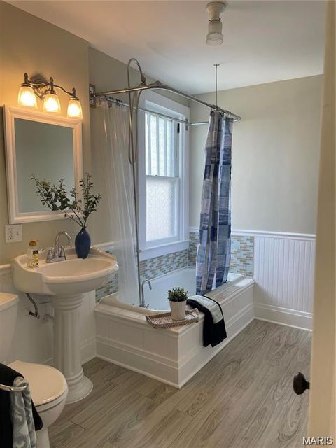 Tiny photo for 154 Adelle Avenue, Ferguson, MO 63135 (MLS # 26030773)