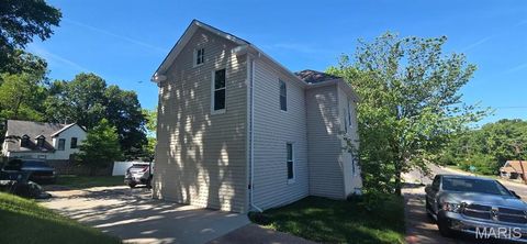 Tiny photo for 154 Adelle Avenue, Ferguson, MO 63135 (MLS # 26030773)