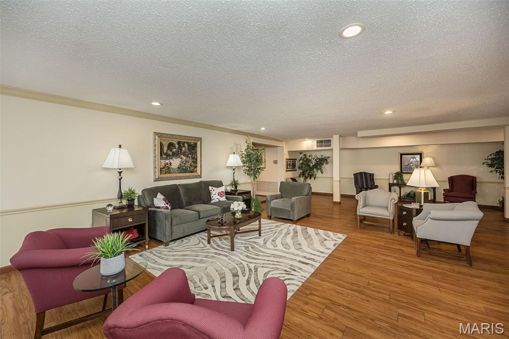 Parkway Gardens Village 1 Condo - Residential