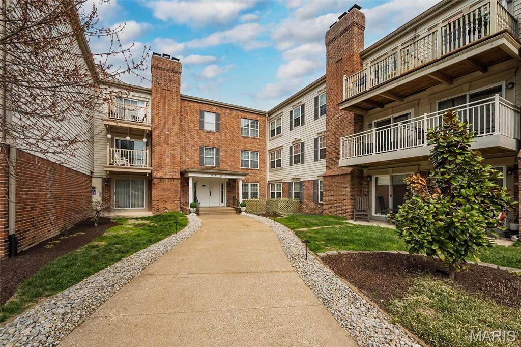 Parkway Gardens Village 1 Condo - Residential