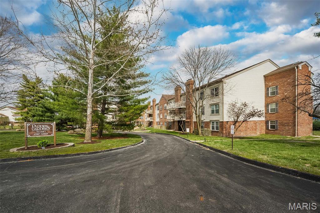 Parkway Gardens Village 1 Condo - Residential