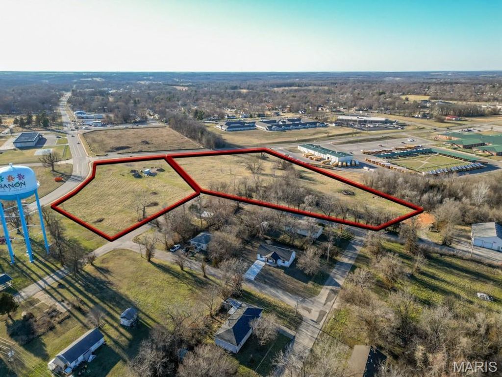 Photo of 1000 CLARK Street, Lebanon, MO 65536 (MLS # 26023659)