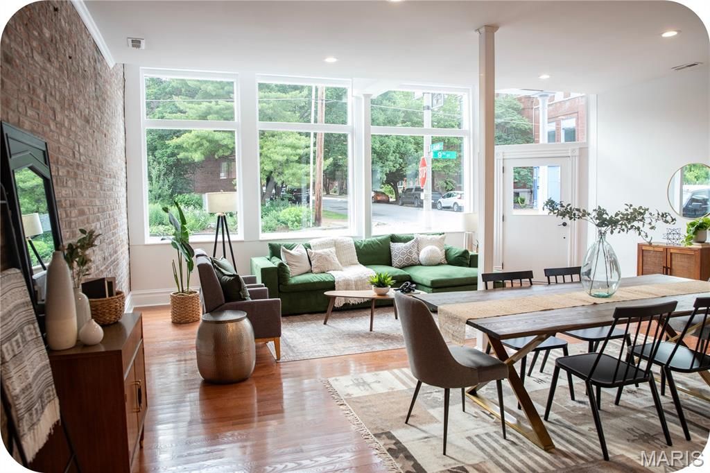 Photo of 2330 S 9th St, St Louis, MO 63104 (MLS # 25073105)