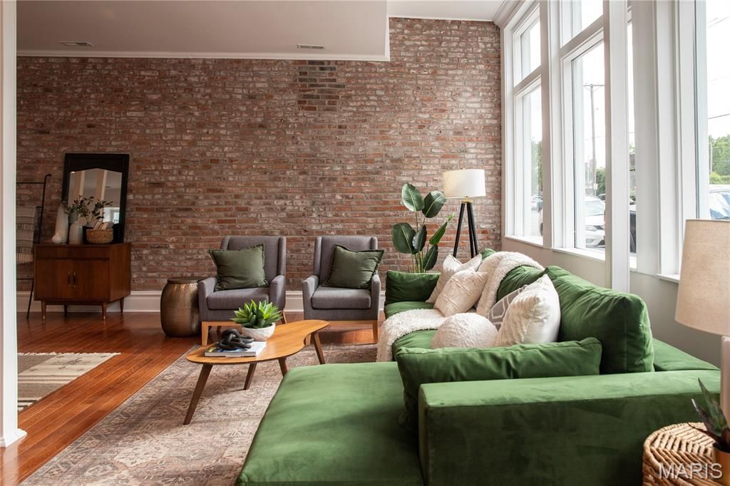 Photo of 2330 S 9th St, St Louis, MO 63104 (MLS # 25073105)